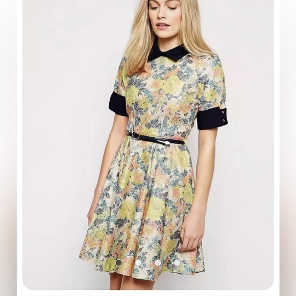 Closet Dresses & Skirts - 💛Closet of London,Excellent Mod Dress, Zippered Back,Gold Shimmer Throughout,6